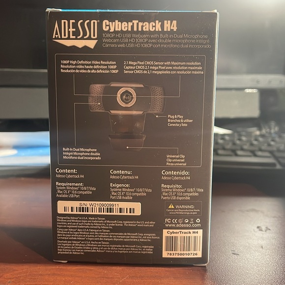 NWOT webcam with mic - Picture 2 of 2